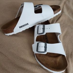 White Birkenstock Arizona Sandal size 40 (9/9.5)